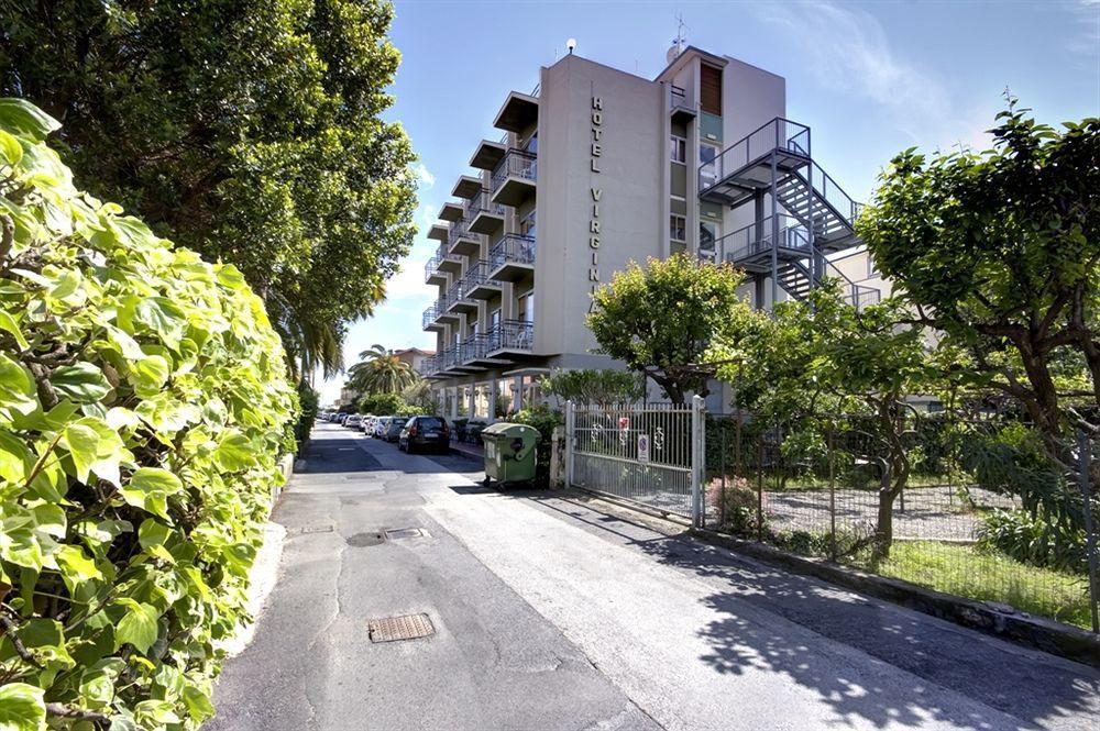 Hotel Virginia Diano Marina Bagian luar foto